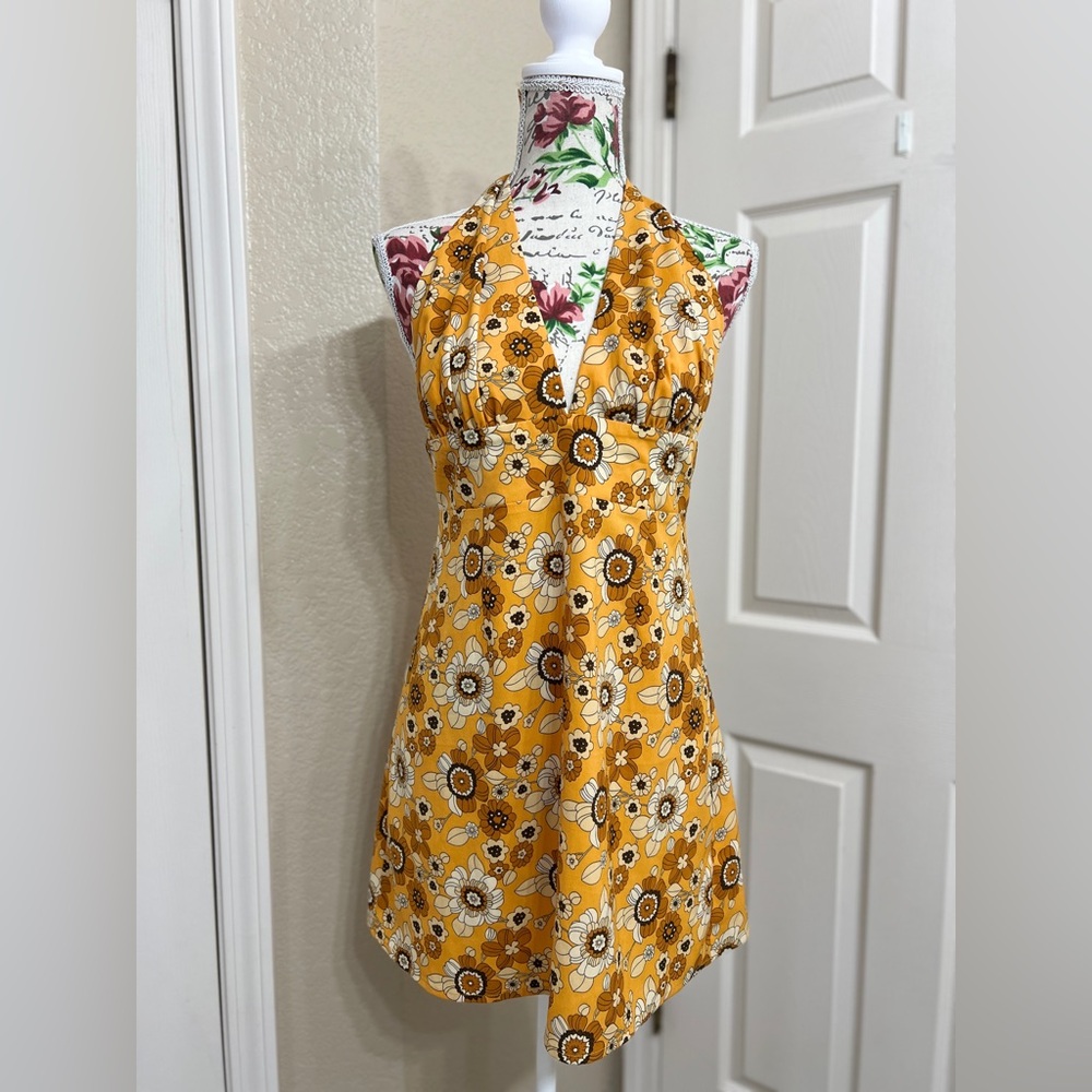 Cider Yellow Floral Backless Dress